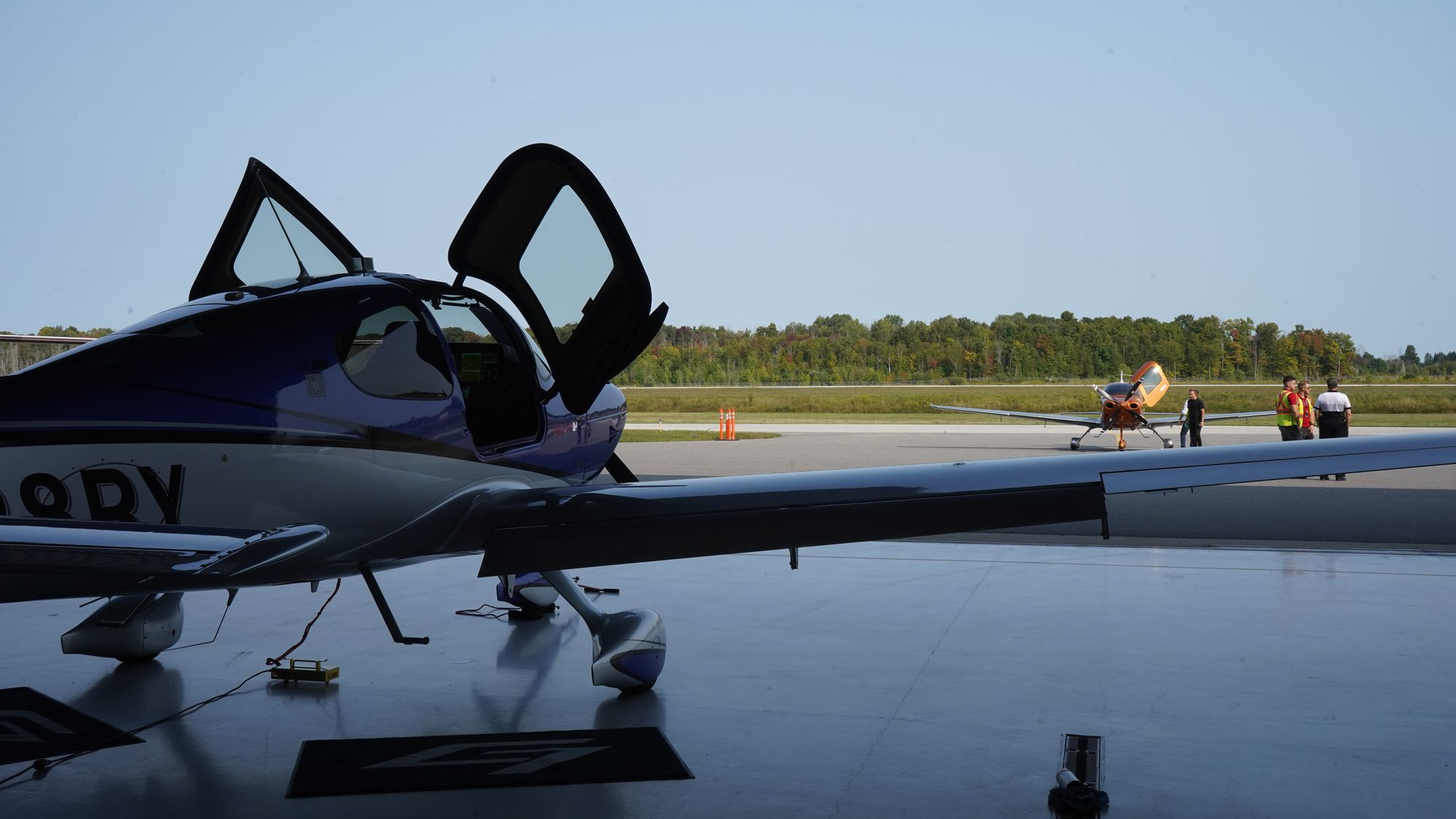 Cirrus aircraft at a Grand Tour Aviation event